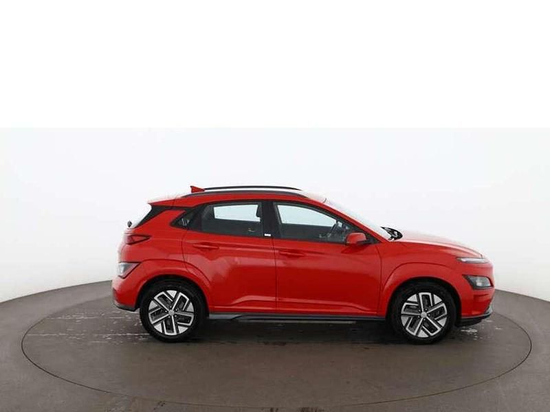 Gebraucht Hyundai Kona Select 100 kW (136 PS) 2021 Rot SUV