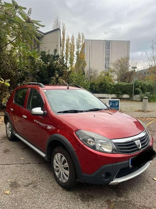Rot Gebraucht 2010 Dacia Sandero Stepway Limousine | € 2.800 - Bild 1/2