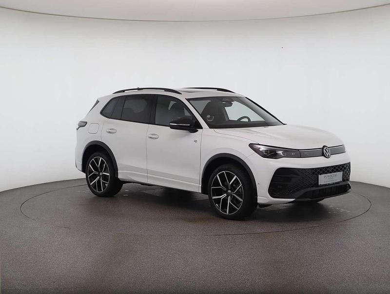 Gebraucht VW Tiguan Sport 193 PS (141 kW) 2025 Weiss  normal SUV