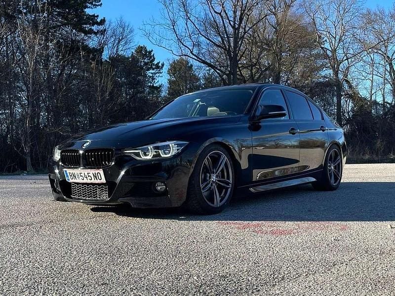 Gebraucht BMW 330 M Sport 258 PS (189 kW) 2016 Schwarz Limousine