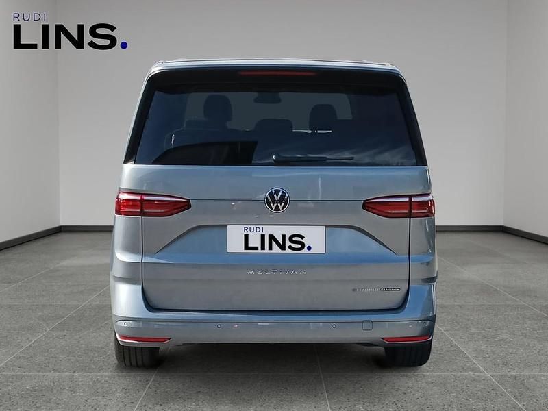 Neu VW Multivan Business 245 PS (180 kW) 2025 Silber  metallic Van