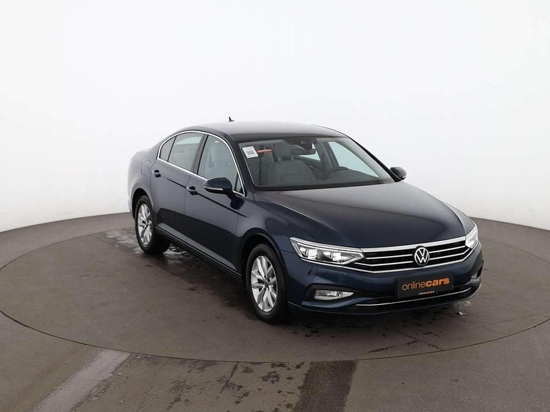 Gebraucht VW Passat Business 150 PS (110 kW) 2021 Blau Limousine
