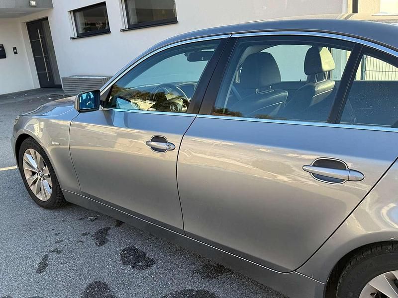 Gebraucht BMW 525 177 PS (130 kW) 2006 Silber Limousine