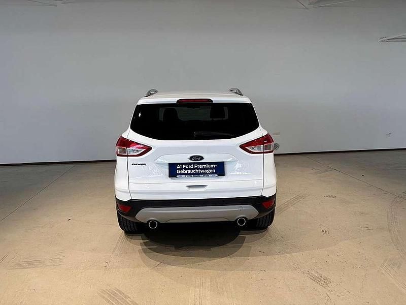 Gebraucht Ford Kuga Trend 120 PS (88 kW) 2015 Weiß SUV