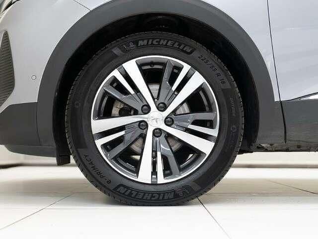 Gebraucht Peugeot 5008 Allure 178 PS (130 kW) 2023 Silber Van / Kleinbus