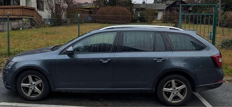 Gebraucht Skoda Octavia Scout 150 PS (110 kW) 2017 Grau Kombi