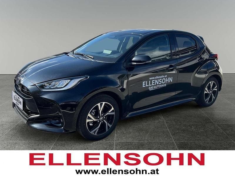 Schwarz Neu 2025 Toyota Yaris Hybrid Active Kleinwagen | € 22.990 (Fairer Preis) - Bild 1/4