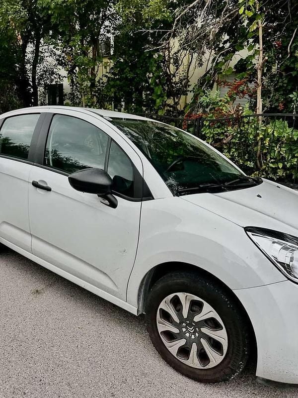 Weiß Gebraucht 2015 Citroën C3 Limousine | € 4.000 (Fairer Preis) - Bild 1/2