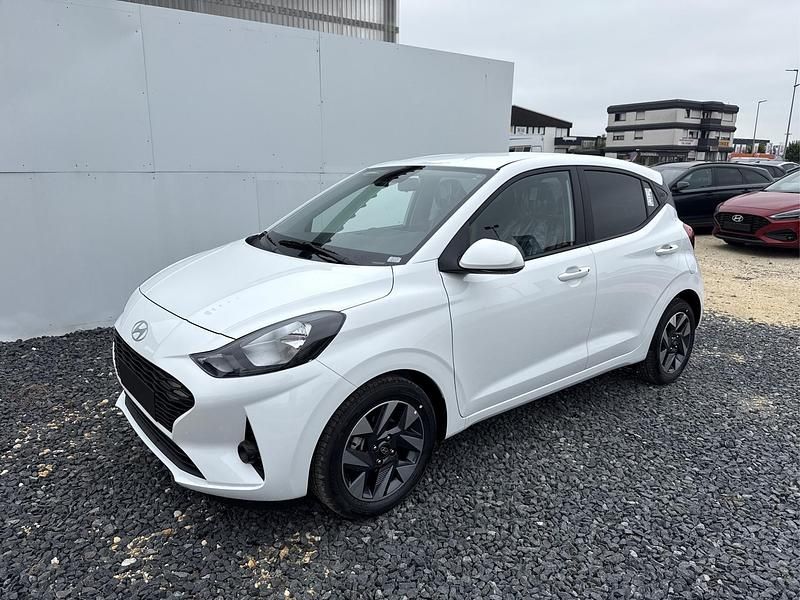 Grün Neu 2025 Hyundai i10 Style Kleinwagen | € 21.750 (Teuer) - Bild 1/4