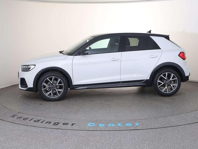 Neu Audi A1 Design 116 PS (85 kW) 2025 Weiss  metallic Kleinwagen