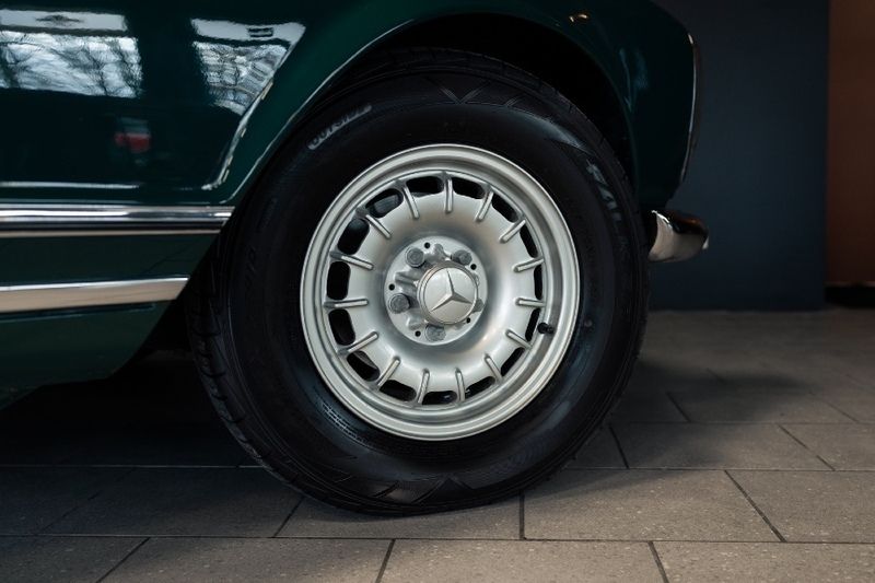 Gebraucht Mercedes SL280 170 PS (125 kW) 1970 Dunkelgrün Cabrio