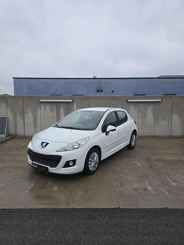 Gebraucht Peugeot 207 73 PS (53 kW) 2012 Limousine