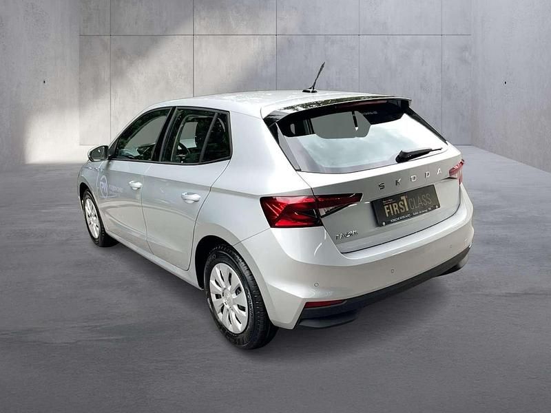 Neu Skoda Fabia Essence 80 PS (58 kW) 2025 Silber  metallic Kleinwagen