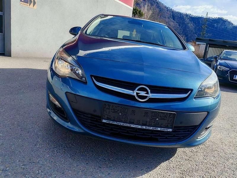 Gebraucht Opel Astra Edition 120 PS (88 kW) 2014 Blau Limousine