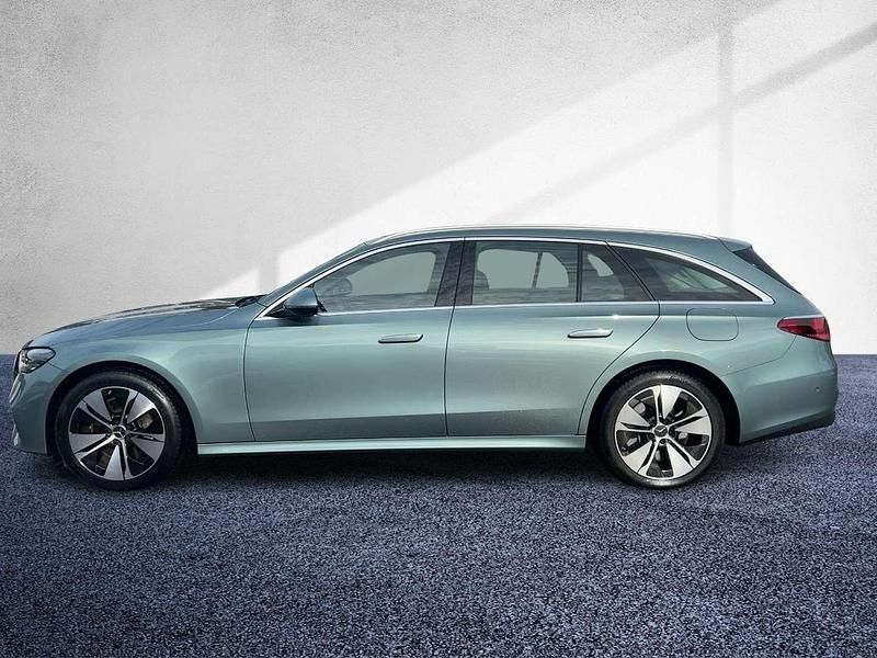 Gebraucht Mercedes E300 197 PS (144 kW) 2024 Silber Kombi