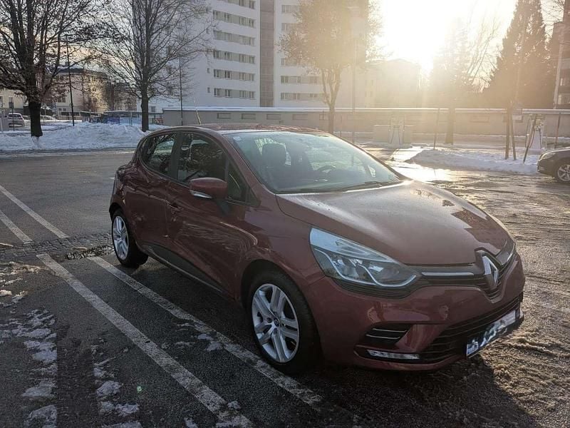 Gebraucht Renault Clio GrandTour LIMITED 73 PS (53 kW) 2017 Rot Kombi