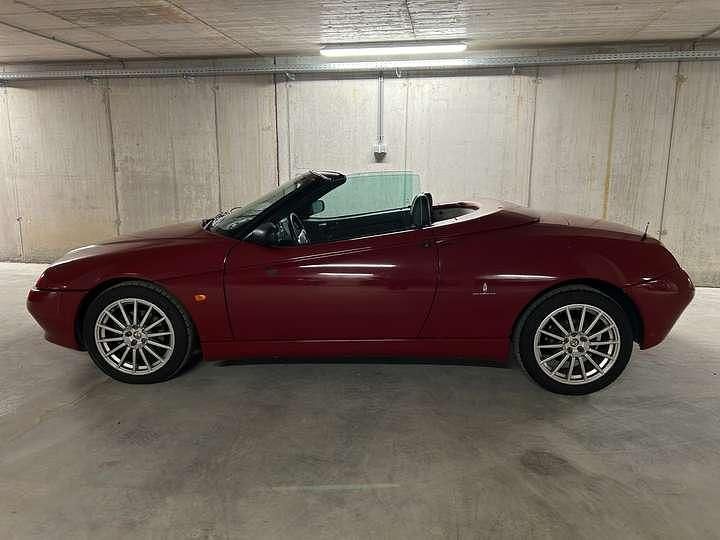 Gebraucht Alfa Romeo Spider 150 PS (110 kW) 2002 Rot Cabrio