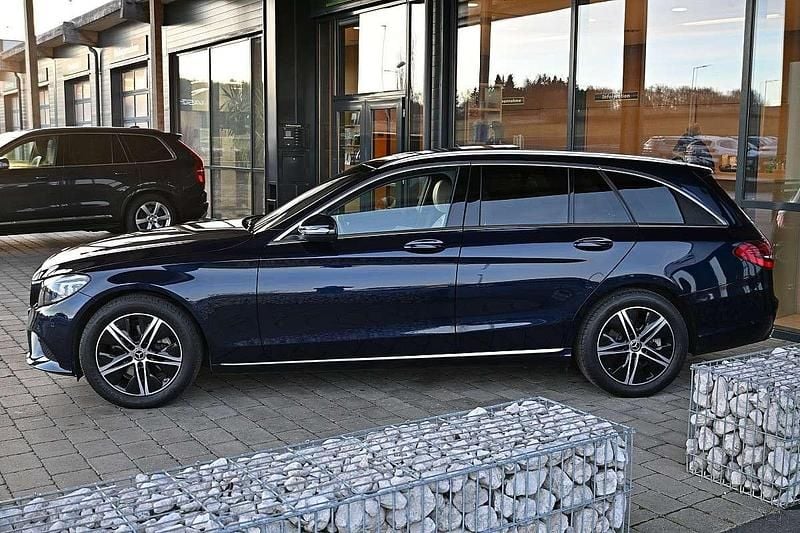 Gebraucht Mercedes C200 160 PS (117 kW) 2020 Blau Kombi