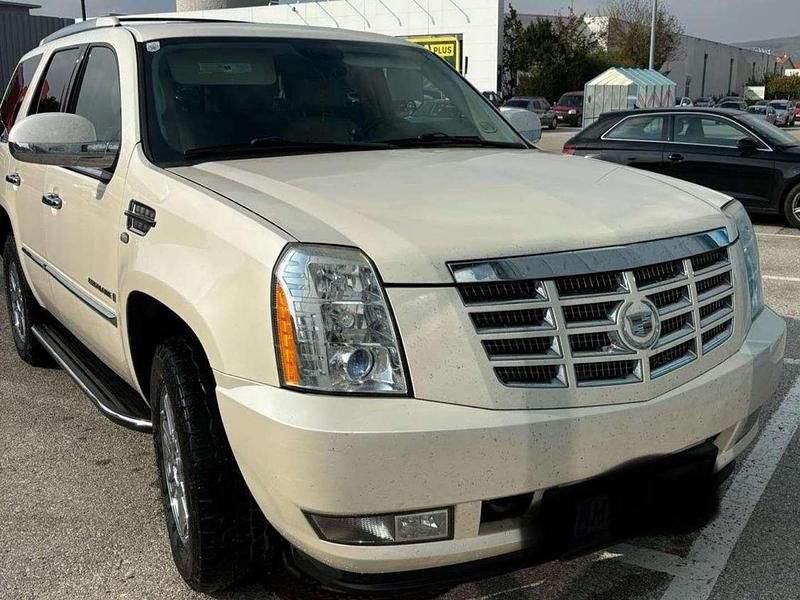Gebraucht Cadillac Escalade 409 PS (300 kW) 2011 Weiß SUV