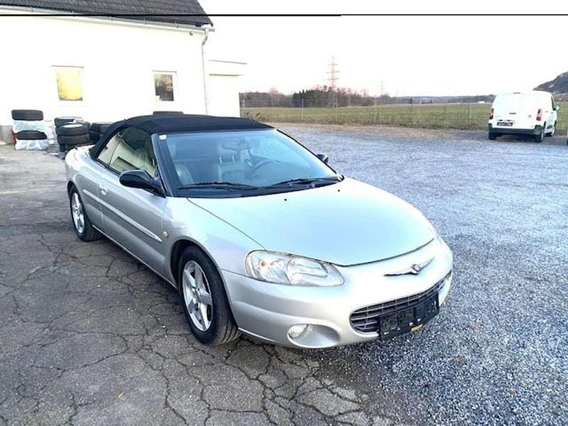 Silber Gebraucht 2001 Chrysler Sebring Cabriolet Cabrio | € 4.990 - Bild 1/4