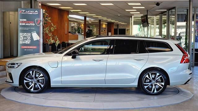 Gebraucht Volvo V60 R-Design 253 PS (186 kW) 2020 Grau Kombi