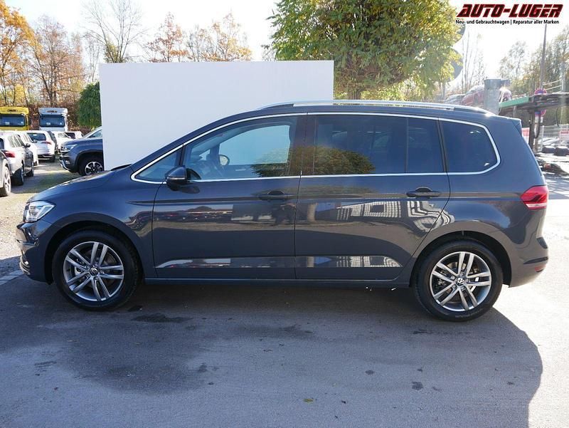 Neu VW Touran Comfortline 150 PS (110 kW) 2026 Delfingrau metallic Van / Kleinbus