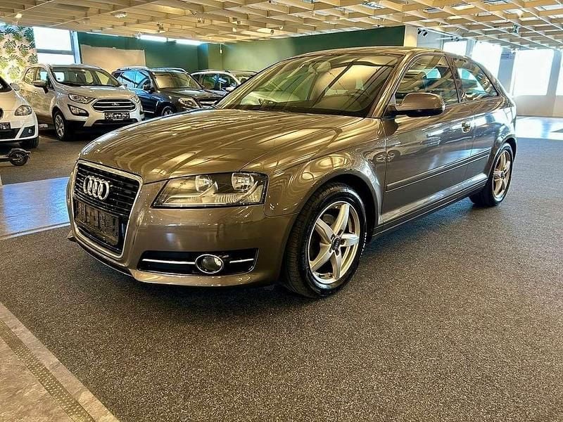 Gebraucht Audi A3 Attraction 105 PS (77 kW) 2011 Grau Kleinwagen