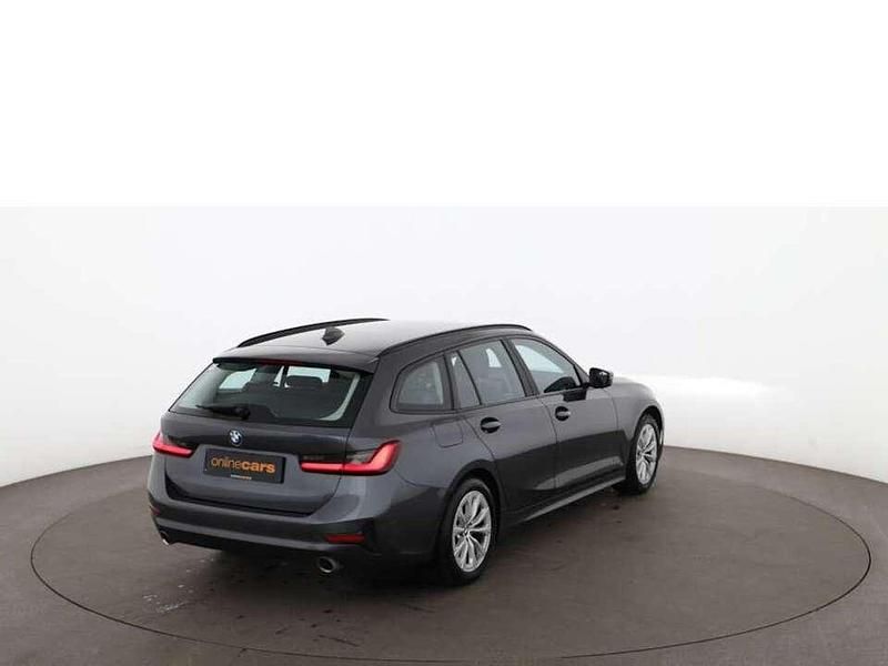 Gebraucht BMW 318 Advantage 156 PS (114 kW) 2021 Grau Kombi