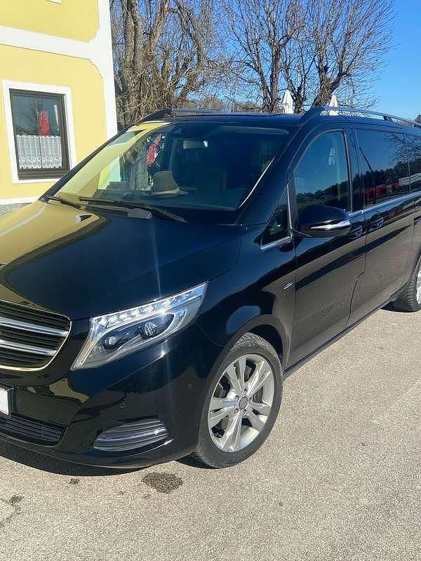 Schwarz Gebraucht 2016 Mercedes 220 Avantgarde Kombi | € 33.000 - Bild 1/4