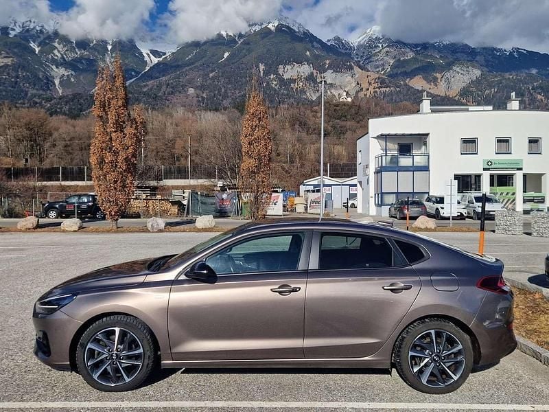 Gebraucht Hyundai i30 159 PS (116 kW) 2021 Bronze Limousine