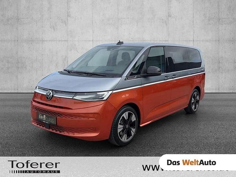 Gebraucht VW Multivan Style 150 PS (110 kW) 2024 Silber  metallic Van