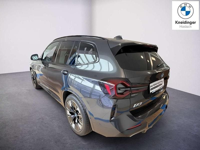 Gebraucht BMW iX3 M Sport 210 kW (286 PS) 2024 Sophistograu brillanteffekt SUV