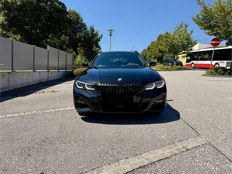 Gebraucht BMW 330e M Sport 292 PS (214 kW) 2021 Schwarz Kombi