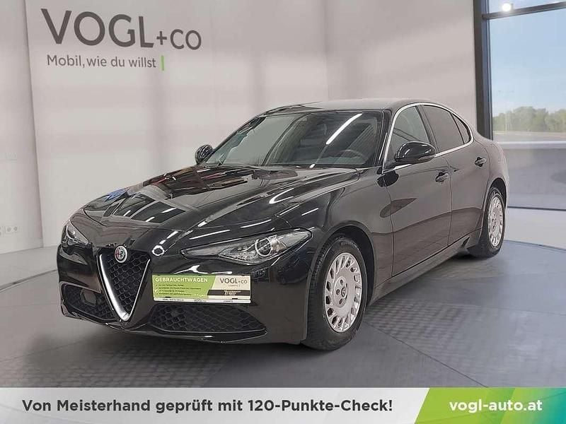 Schwarz Gebraucht 2018 Alfa Romeo Giulia Super Limousine | € 21.990 (Fairer Preis) - Bild 1/4