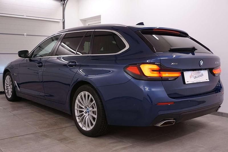 Gebraucht BMW 530e Sport Line 184 PS (135 kW) 2022 Blau Kombi