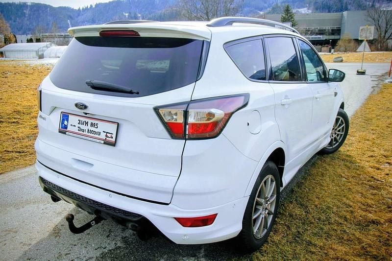 Gebraucht Ford Kuga ST-Line 150 PS (110 kW) 2017 Weiß SUV