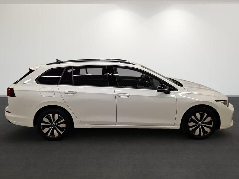 Gebraucht VW Golf VIII Life 115 PS (84 kW) 2025 Weiss  metallicperleffekt Kombi