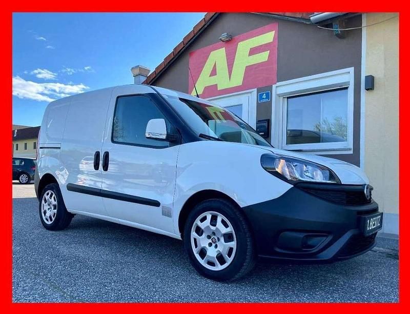 Weiß Gebraucht 2019 Fiat Doblò Van / Kleinbus | € 9.900 (Superpreis) - Bild 1/4