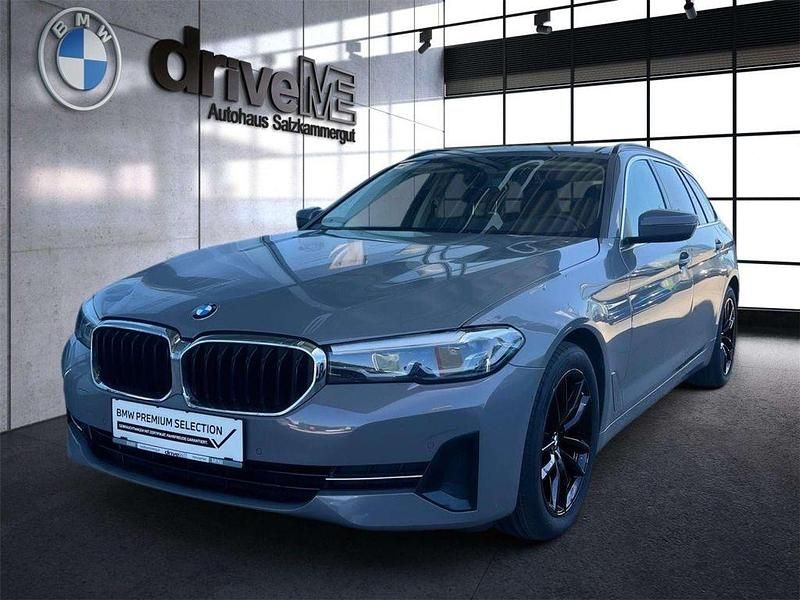 Grau Gebraucht 2022 BMW 520 Kombi | € 34.900 (Fairer Preis) - Bild 1/4