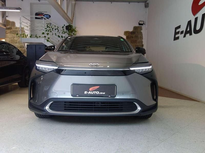 Gebraucht Toyota bZ4X 160 kW (218 PS) 2023 Grau SUV