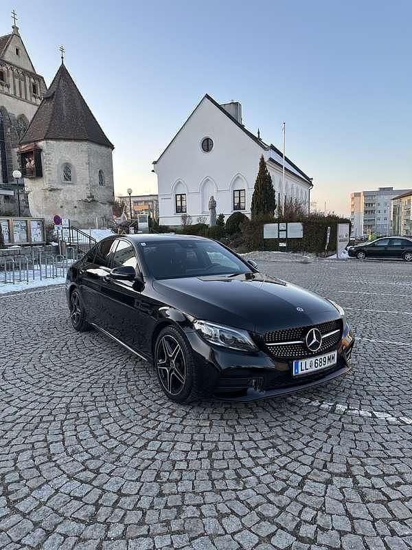 Gebraucht Mercedes C200 160 PS (117 kW) 2019 Schwarz Limousine