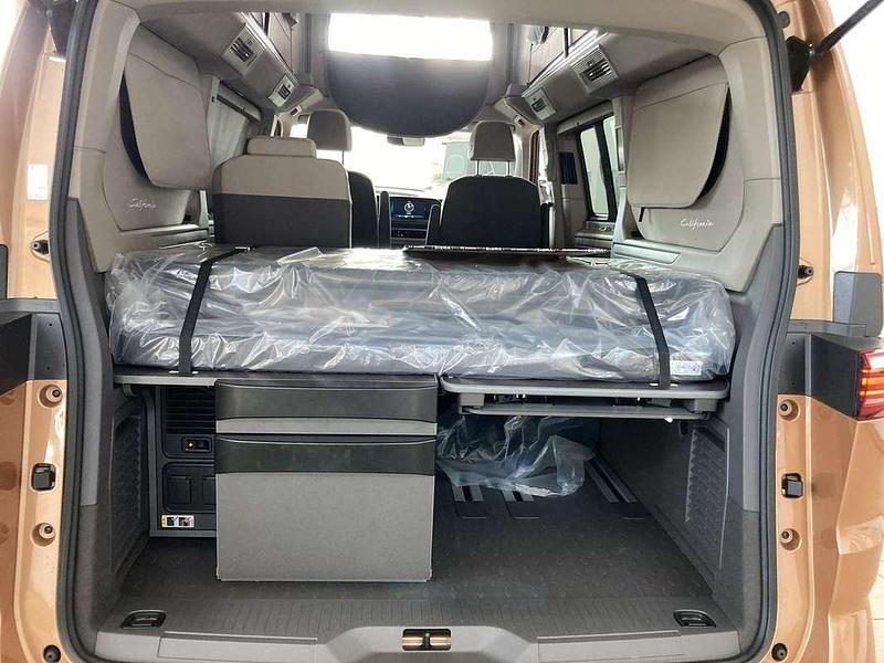 Gebraucht VW California Beach 150 PS (110 kW) 2025 Bronze  metallic Van