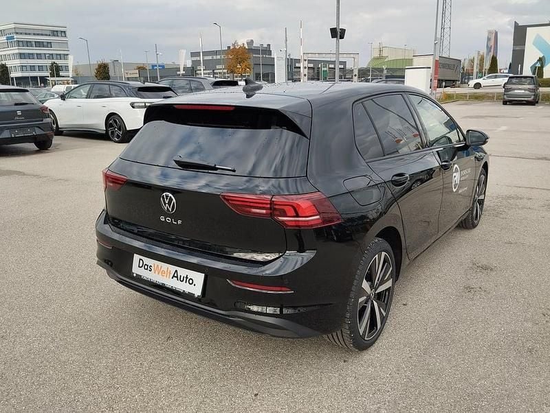 Gebraucht VW Golf VIII 116 PS (85 kW) 2025 Schwarz  metallic Limousine