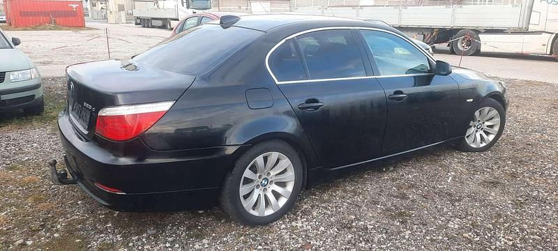 Gebraucht BMW 525 Exclusive 197 PS (144 kW) 2008 Kombi