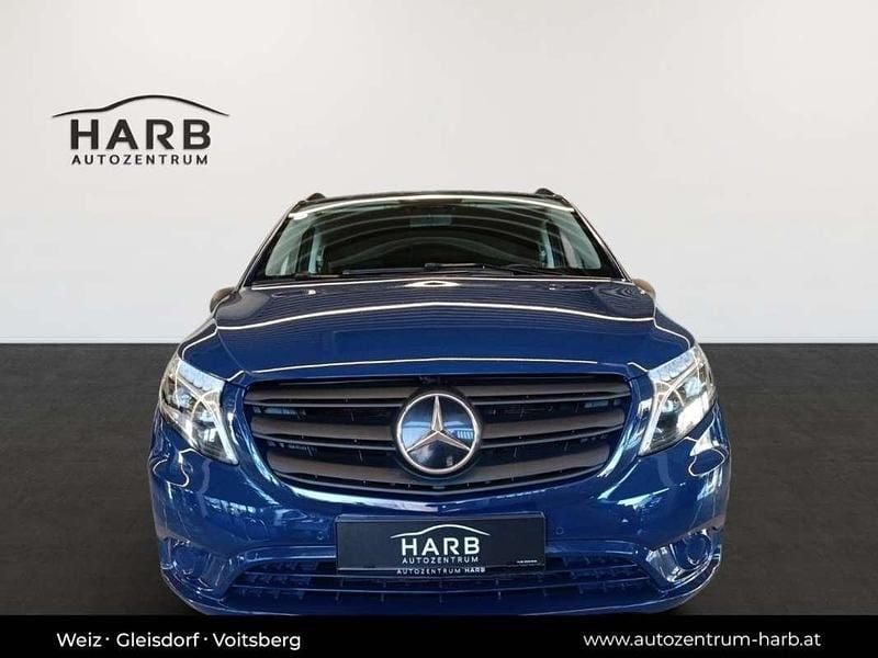 Gebraucht Mercedes Vito 162 PS (119 kW) 2022 Blau Van