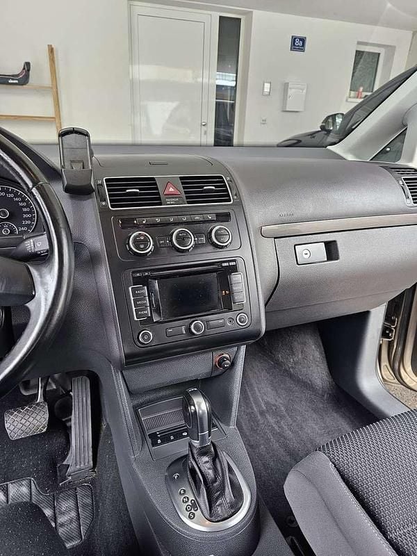 Gebraucht VW Touran 105 PS (77 kW) 2013 Gelb Van / Kleinbus