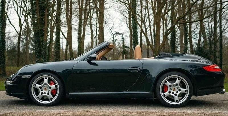 Schwarz Gebraucht 2005 Porsche 911 Carrera S Cabriolet Cabrio | € 55.000 - Bild 1/4