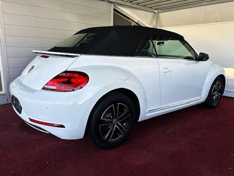 Gebraucht VW Beetle Design 105 PS (77 kW) 2018 Weiß Kleinwagen