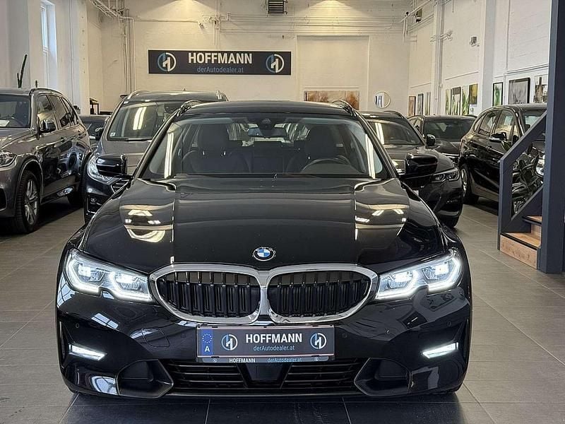 Gebraucht BMW 330e Sport Line 184 PS (135 kW) 2021 Schwarz Kombi