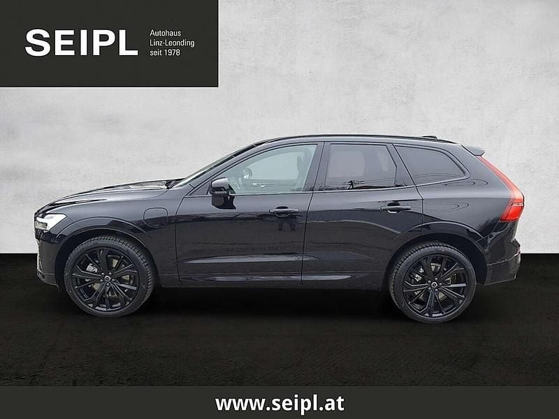 Neu Volvo XC60 Plus 253 PS (186 kW) 2025 Schwarz SUV